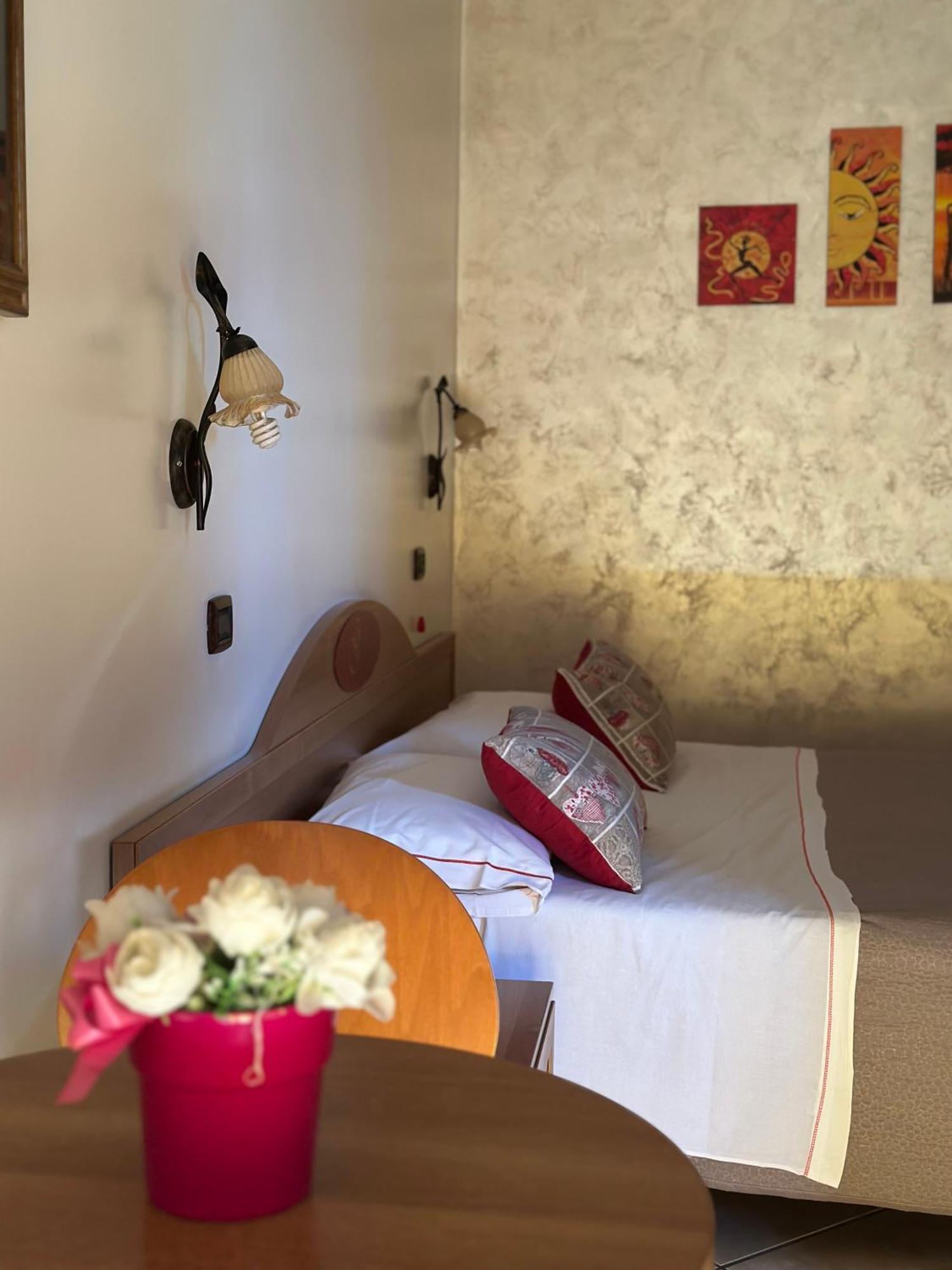 Hotel Il Giardino Degli Aranci ノーラ エクステリア 写真